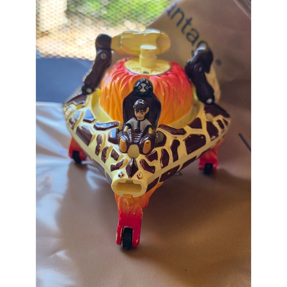 Ben 10 Alien Cruiser Heartblast Pyros Blazer